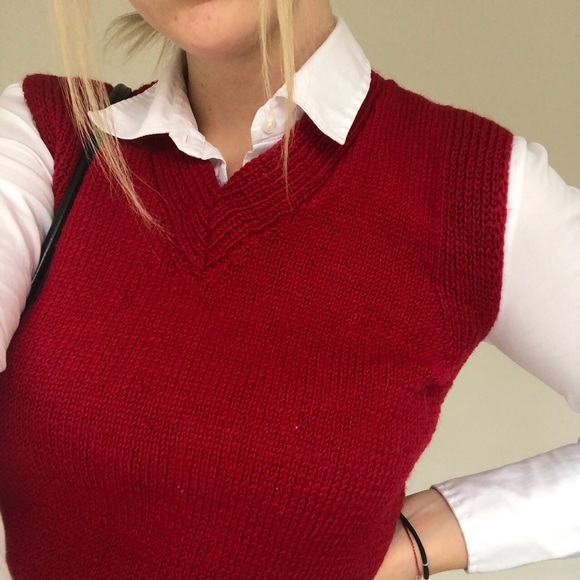 Red Knit Cropped Sweater Vest - Picture 3 of 3